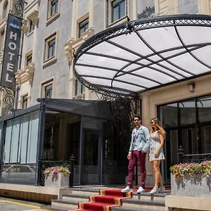 https://alba-hotel-spa.aboutbakuhotels.com